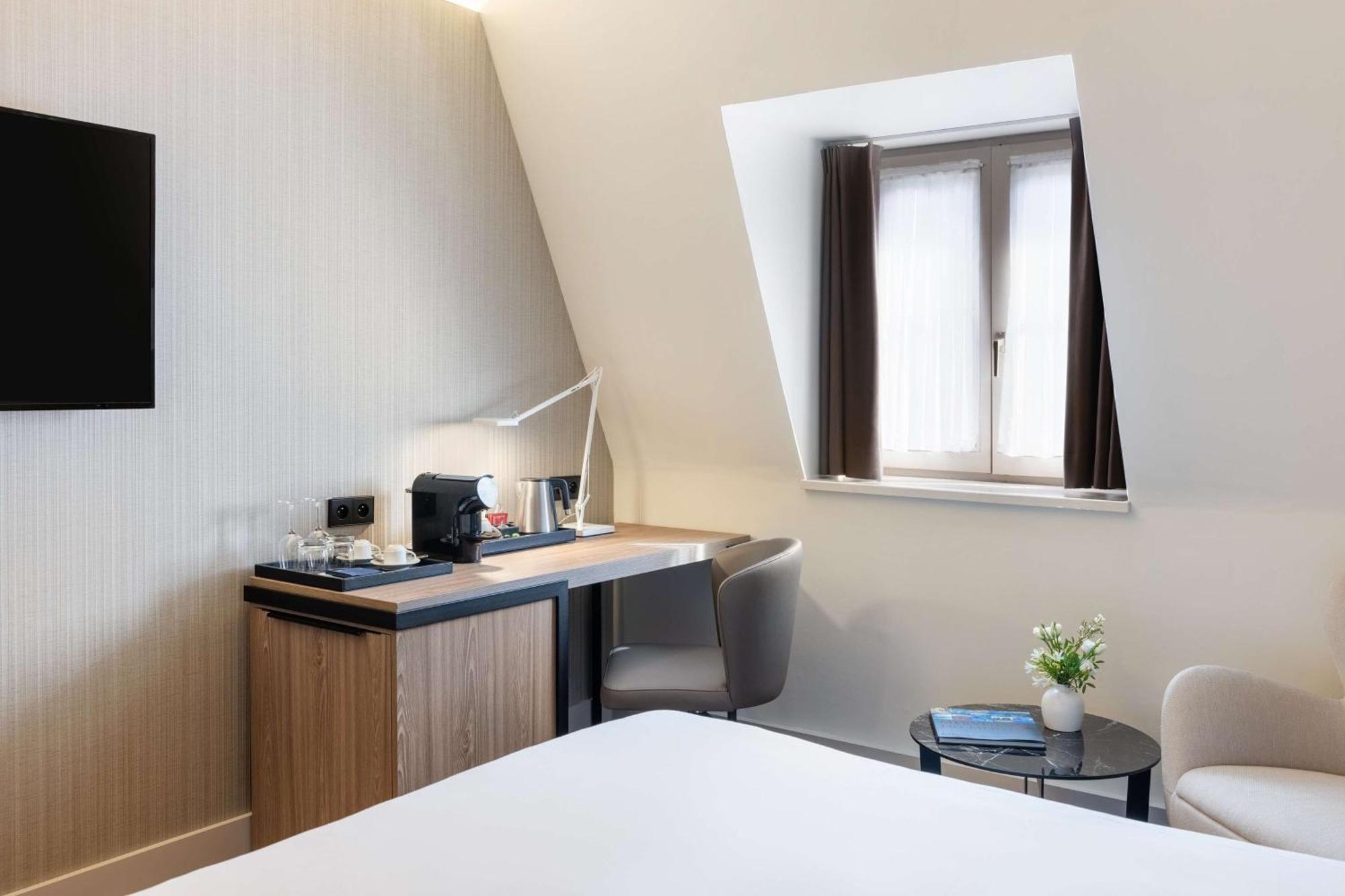 Nh Carrefour De L'europe Hotel 4*