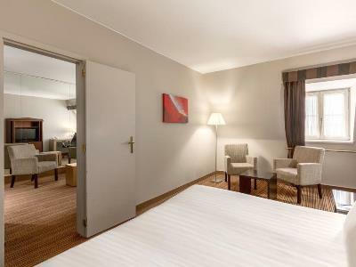 新家乐福德欧鲁普酒店（Nh Carrefour De L'europe Hotel Bruxelles）