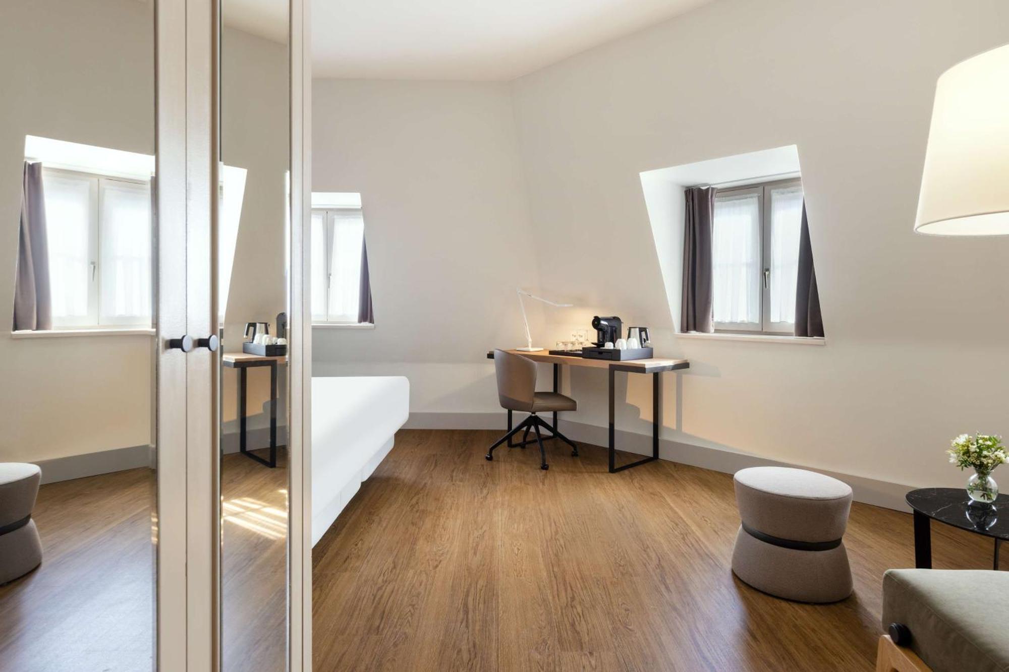 Nh Carrefour De L'europe Hotel 4*